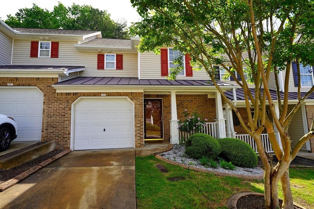 589 Fox Creek Crossing, Woodstock, GA 30188 — most recent listing photo