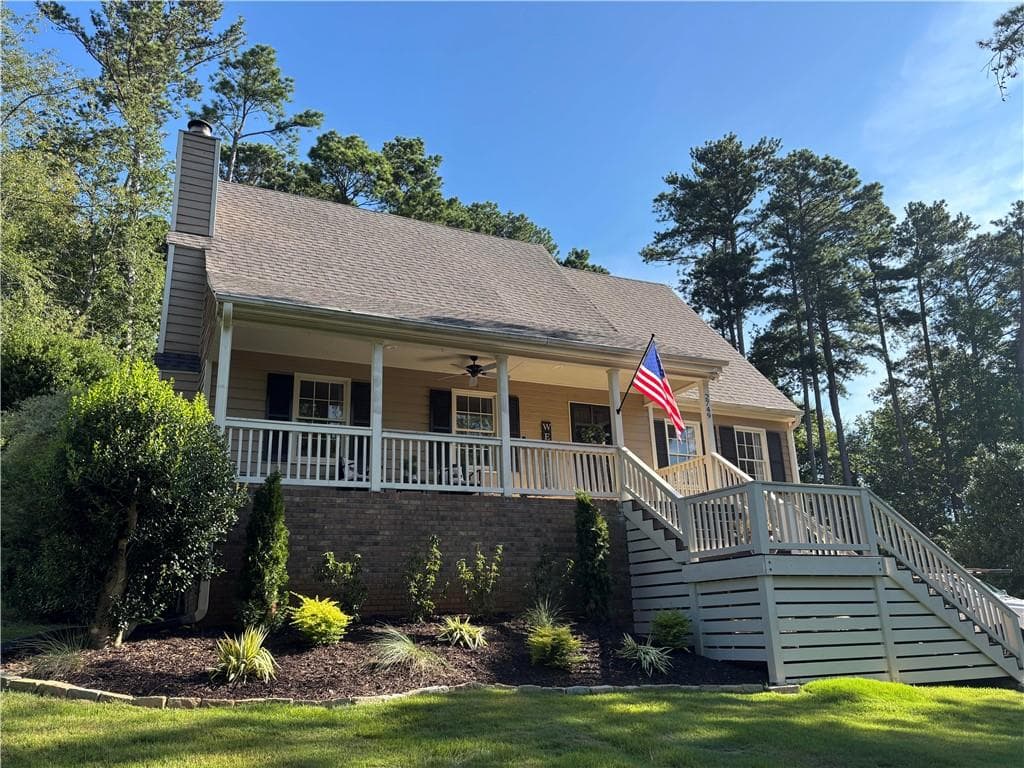 3 bedroom, 3 bathroom, 2,323 sq ft single family residence sold at 2749 Bentwood Drive, Marietta, GA 30062