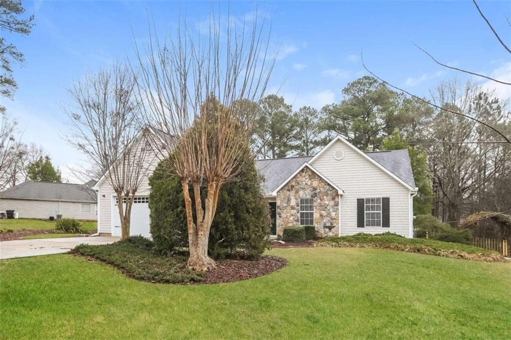 3 bedroom, 2 bathroom, 1,577 sq ft single family residence sold at 4300 Willow Springs Drive, Loganville, GA 30052