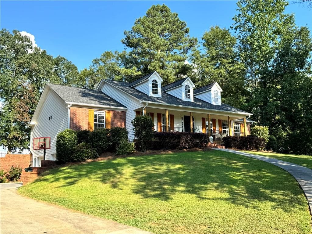 132 Hunter Drive, Calhoun, GA 30701 — most recent listing photo