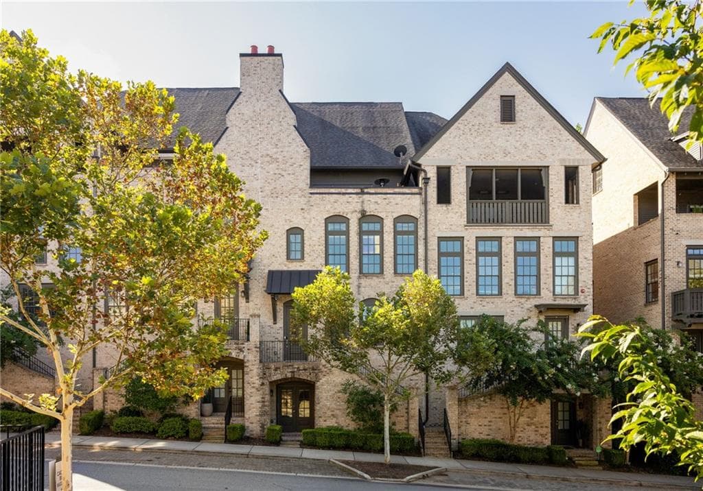 3 bedroom, 4 bathroom, 3,938 sq ft townhouse sold at 6617 Cadence Boulevard, Atlanta, GA 30328