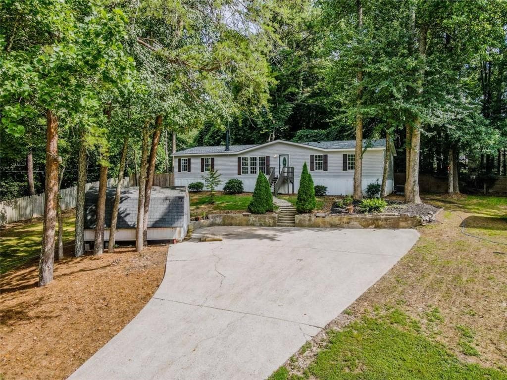 5202 Creek Lane, Sugar Hill, GA 30518 — most recent listing photo