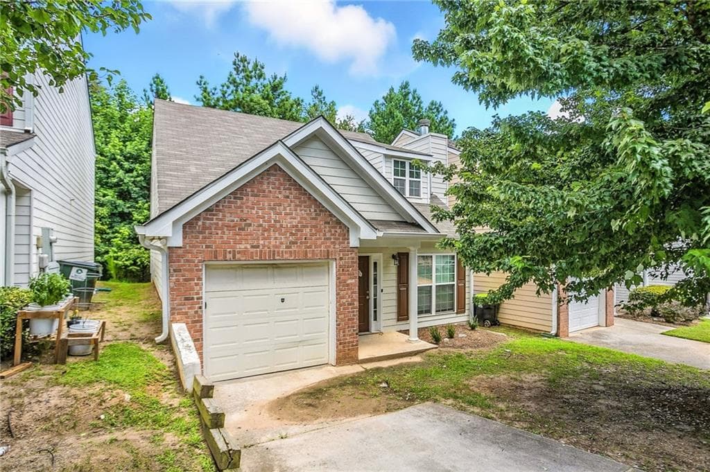 4 bedroom, 3 bathroom, 1,053 sq ft single family residence for sale at 4611 Ravenwood Loop, Union City, GA 30291