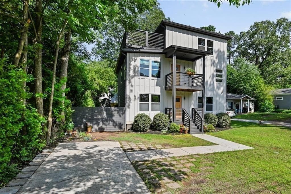 3 bedroom, 4 bathroom, 2,200 sq ft townhouse sold at 670 Parker Avenue, Decatur, GA 30032