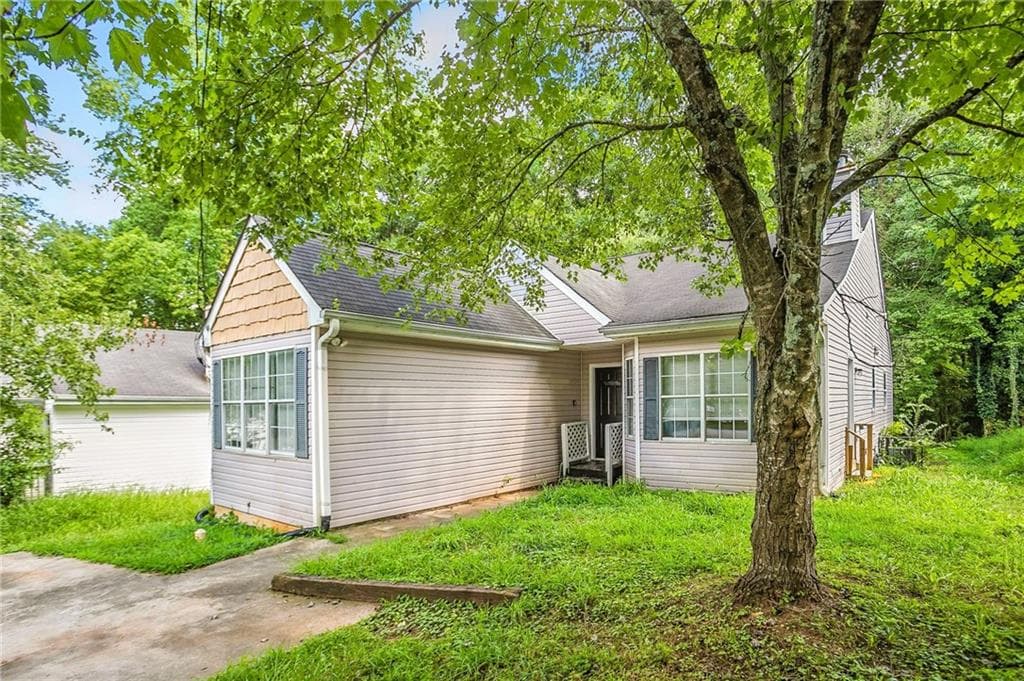 4 bedroom, 2 bathroom, 1,511 sq ft single family residence under contract at 629 Sandys Lane, Atlanta, GA 30354 — photo 3