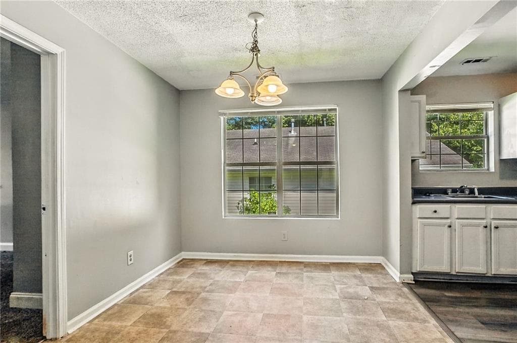 4 bedroom, 2 bathroom, 1,511 sq ft single family residence under contract at 629 Sandys Lane, Atlanta, GA 30354 — photo 7