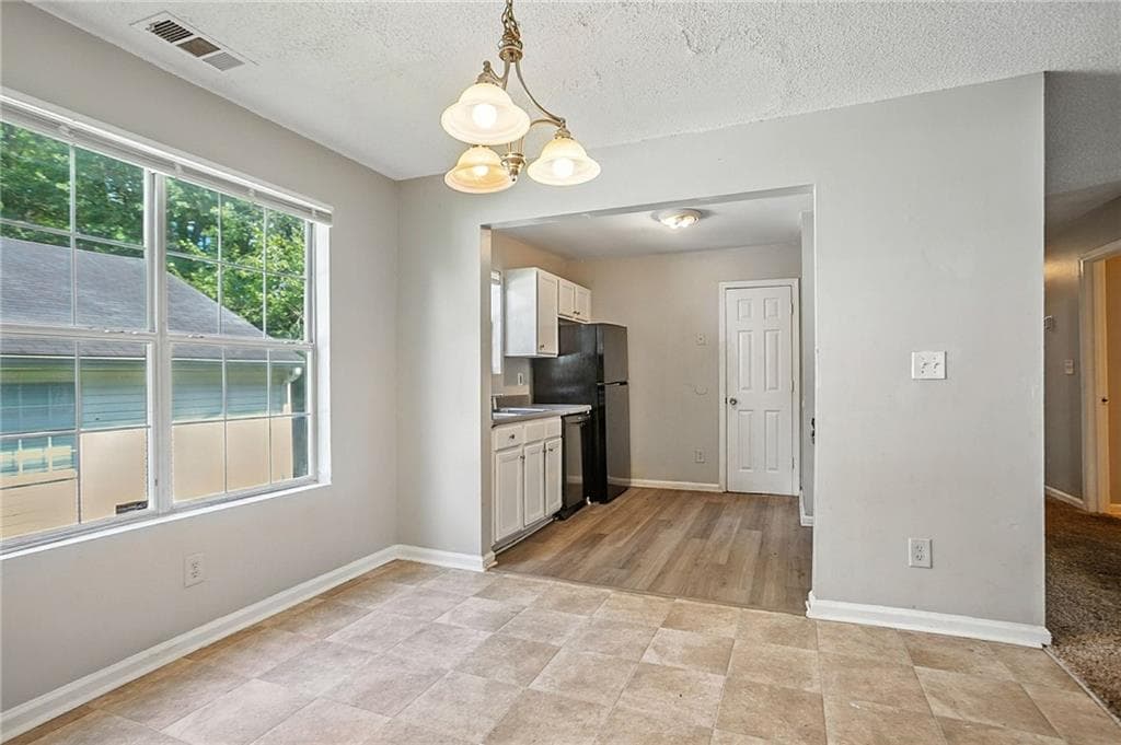 4 bedroom, 2 bathroom, 1,511 sq ft single family residence under contract at 629 Sandys Lane, Atlanta, GA 30354 — photo 9
