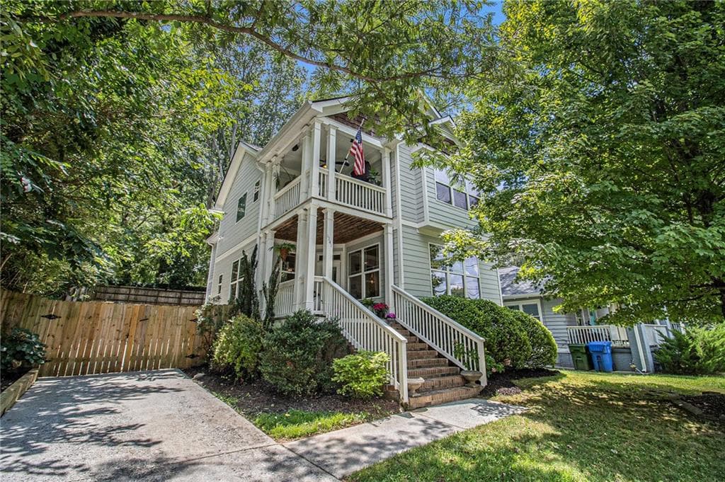 3 bedroom, 3 bathroom, 1,960 sq ft single family residence sold at 1341 Memorial Drive, Atlanta, GA 30317