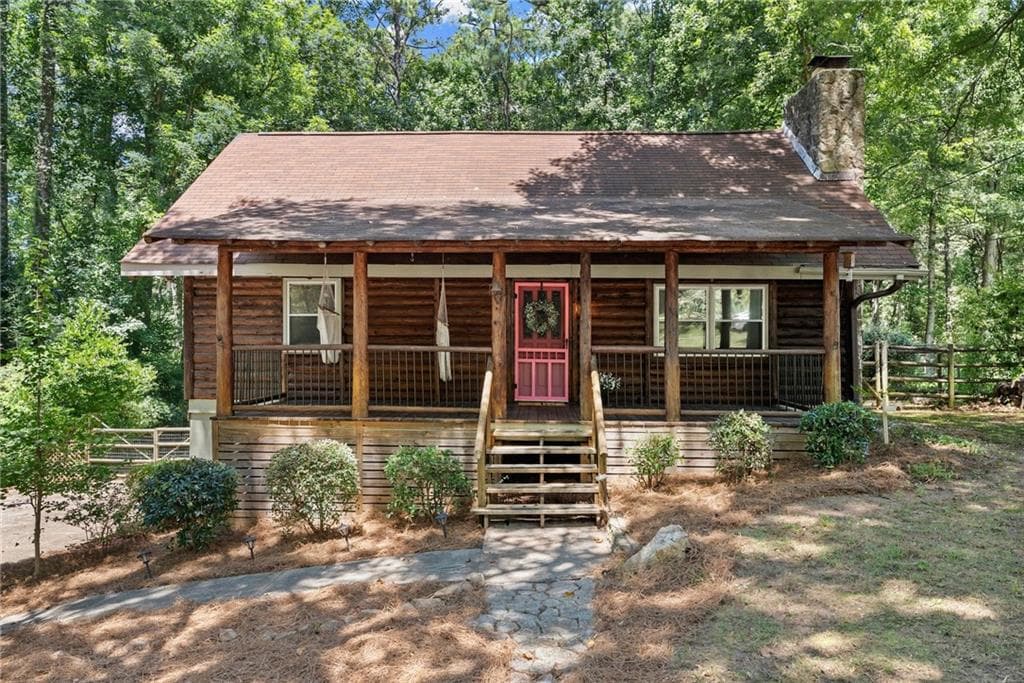 3 bedroom, 2 bathroom, 1,368 sq ft single family residence sold at 207 Sabrina Court, Woodstock, GA 30188