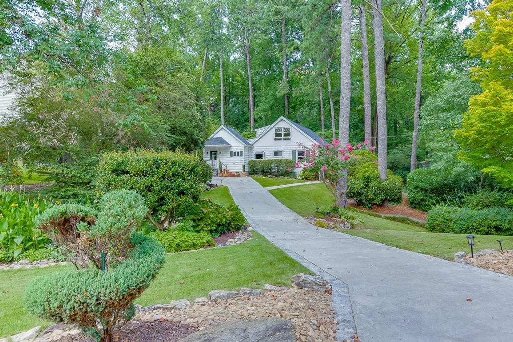 3219 Parkridge Crescent, Chamblee, GA 30341 — most recent listing photo
