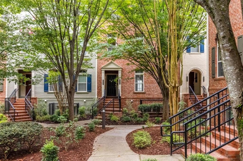 3 bedroom, 3 bathroom, 1,856 sq ft condominium sold at 853 Perennial Drive, Atlanta, GA 30328