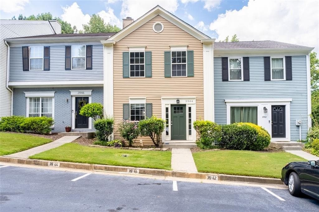 3 bedroom, 3 bathroom, 1,572 sq ft townhouse sold at 3944 Wolcott Circle, Atlanta, GA 30340
