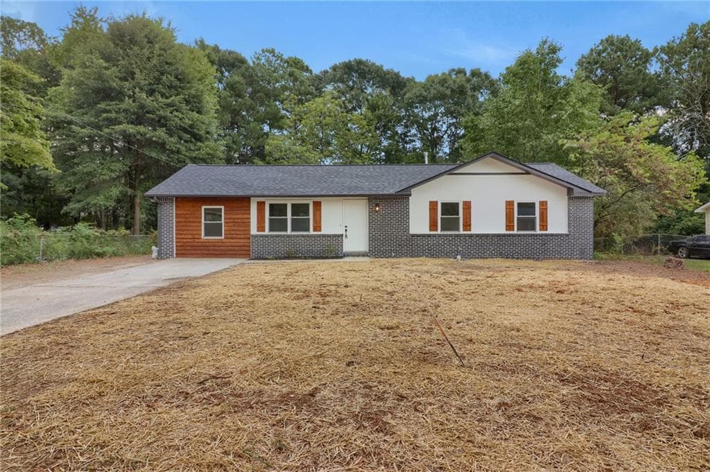 8824 E Bourne, Jonesboro, GA 30238 — most recent listing photo