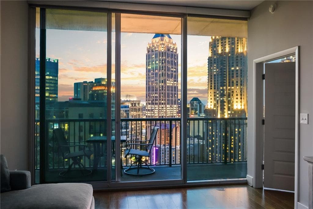 2 bedroom, 2 bathroom, 1,271 sq ft condominium sold at 1080 Peachtree Street 2315, Atlanta, GA 30309