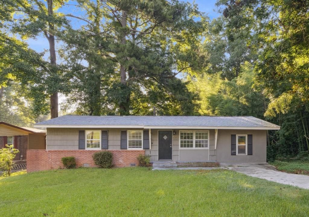 3 bedroom, 1 bathroom, 936 sq ft single family residence sold at 4090 Tara, Forest Park, GA 30297