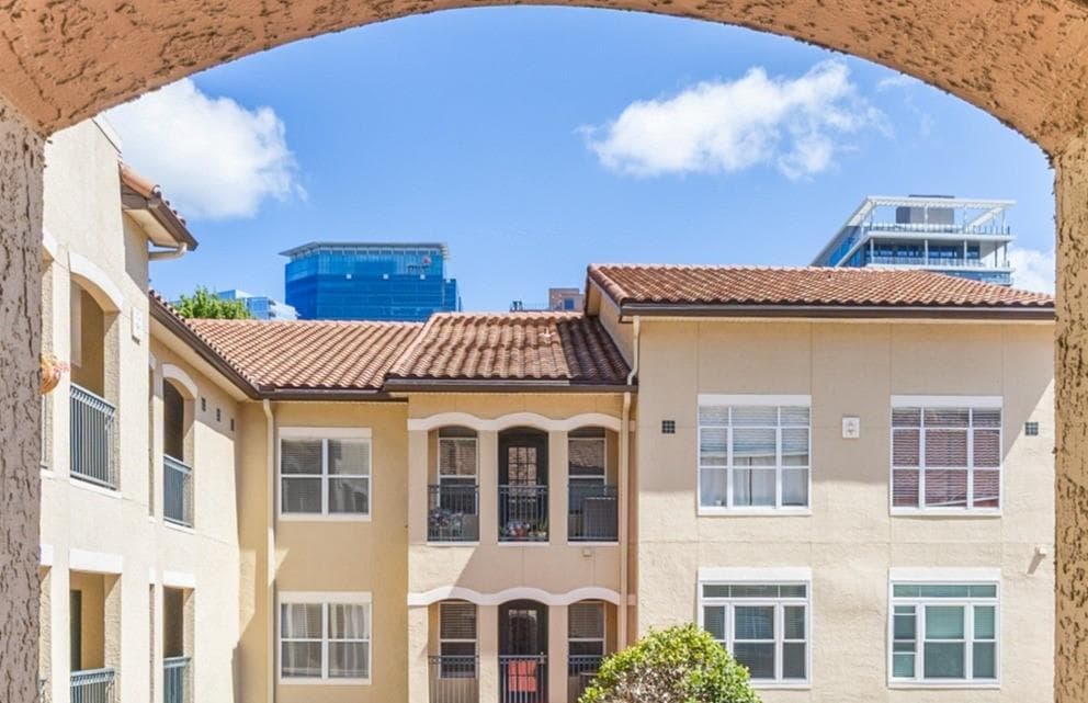 1 bedroom, 1 bathroom, 693 sq ft condominium sold at 955 Juniper Street 2217, Atlanta, GA 30309