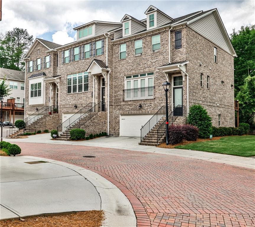 4 bedroom, 4 bathroom, 2,517 sq ft townhouse sold at 1978 Raven Way, Atlanta, GA 30341