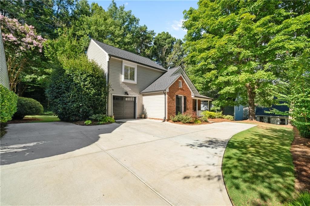 409 Roswell Green Lane, Roswell, GA 30075 — most recent listing photo