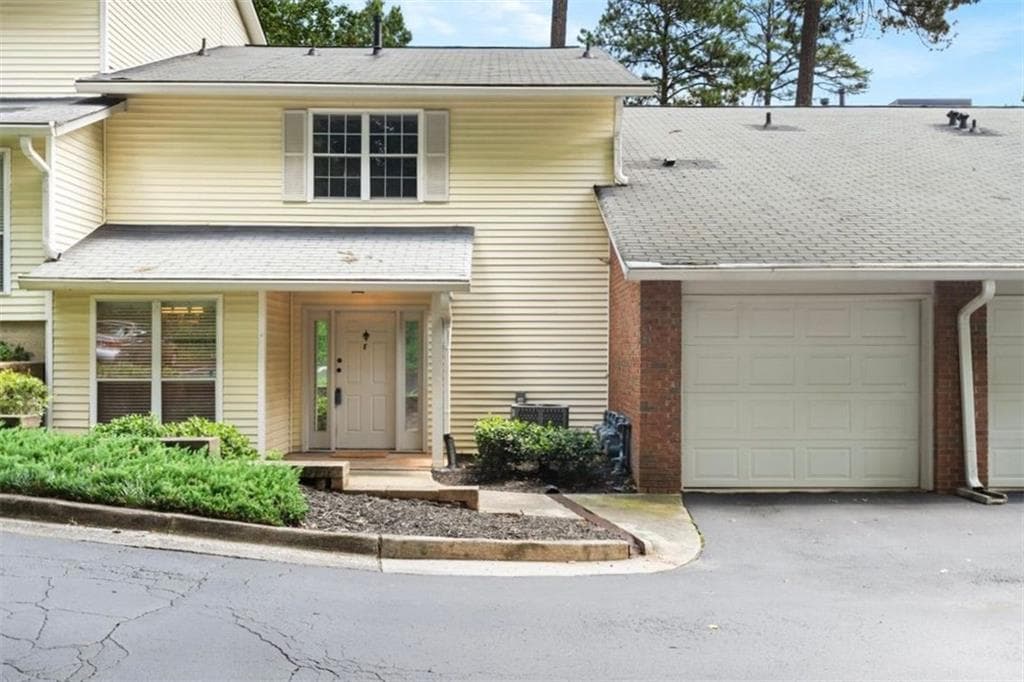 2 bedroom, 3 bathroom, 1,500 sq ft townhouse sold at 6806 Glenridge Drive E, Atlanta, GA 30328