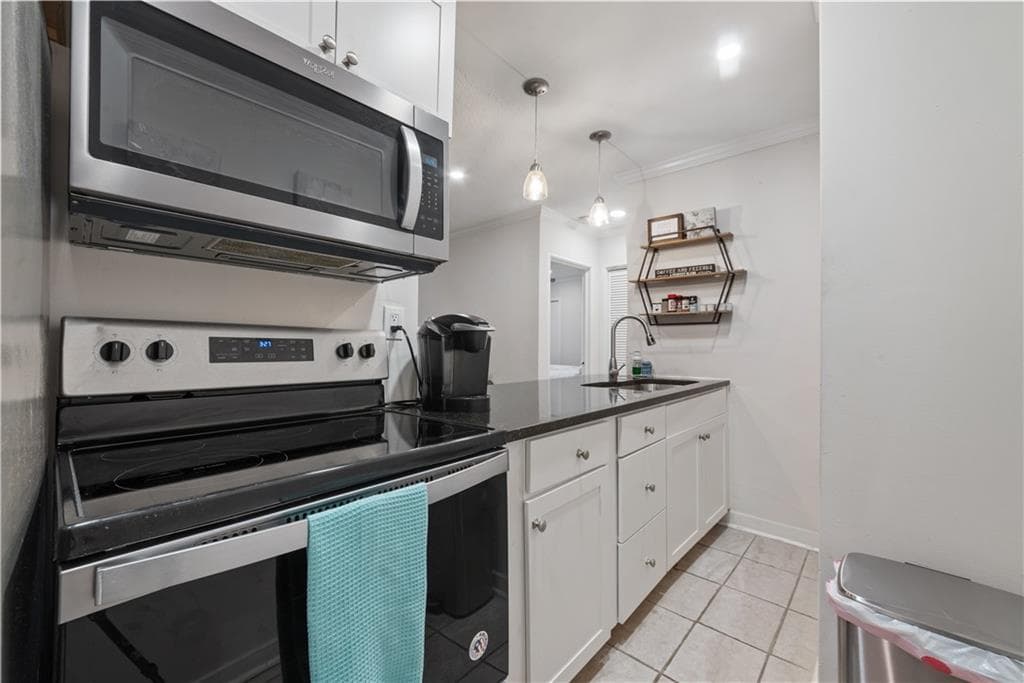 1 bedroom, 1 bathroom, 599 sq ft condominium for sale at 300 Peachtree Street 10H, Atlanta, GA 30308 — photo 3