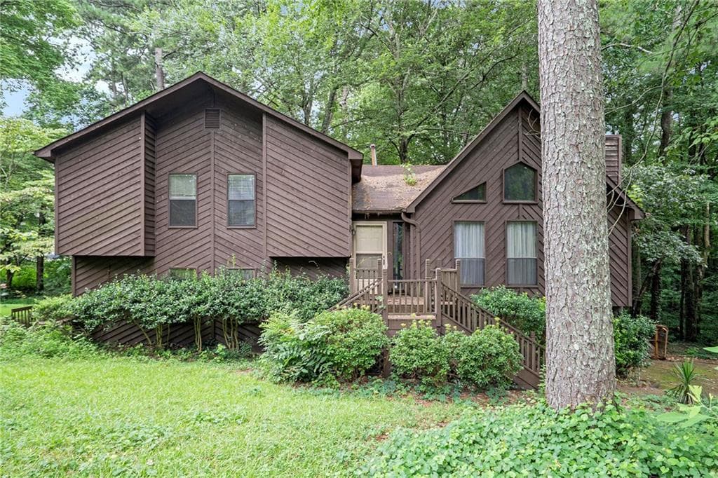 3 bedroom, 3 bathroom, 2,152 sq ft single family residence sold at 1723 Hickory Grove Trail, Acworth, GA 30102