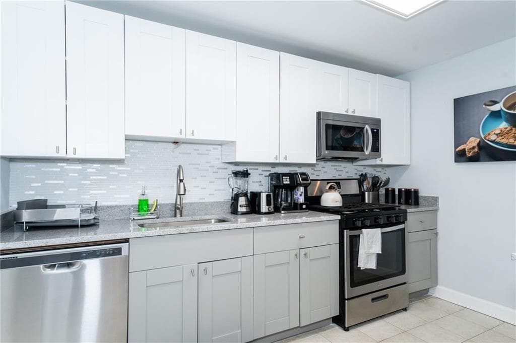 2 bedroom, 1 bathroom, 931 sq ft condominium for sale at 215 Piedmont Avenue 2107, Atlanta, GA 30308 — photo 6