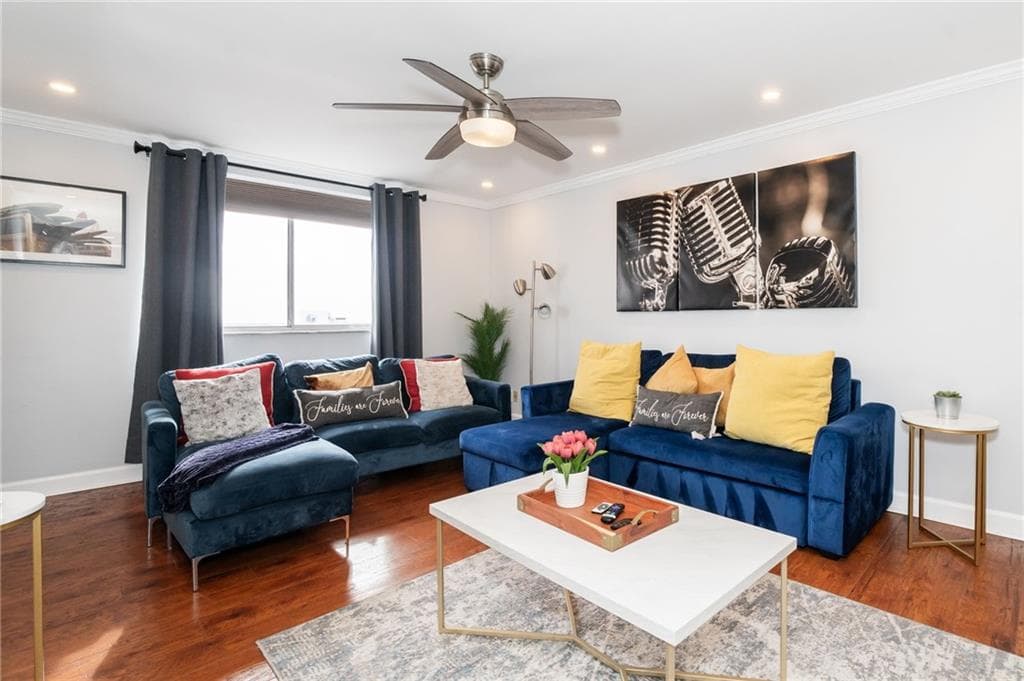2 bedroom, 1 bathroom, 931 sq ft condominium for sale at 215 Piedmont Avenue 2107, Atlanta, GA 30308 — photo 8