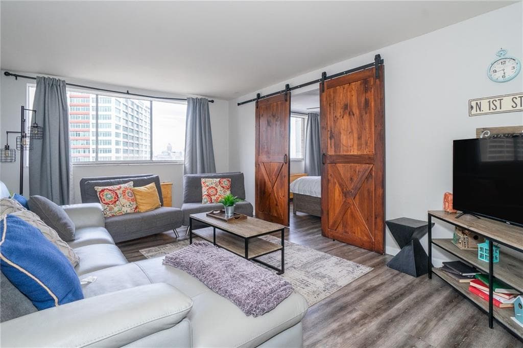 2 bedroom, 1 bathroom, 850 sq ft condominium for sale at 215 Piedmont Avenue 2108, Atlanta, GA 30308