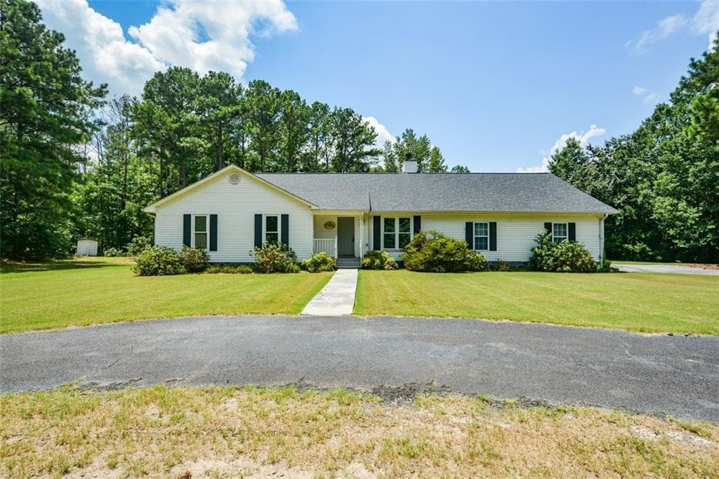 3 bedroom, 2 bathroom single family residence sold at 4375 Highway 92, Douglasville, GA 30135