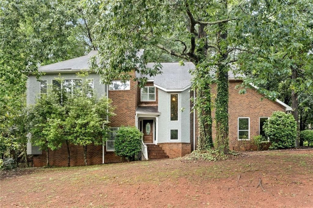 4 bedroom, 3 bathroom, 3,178 sq ft single family residence sold at 175 River Run, Roswell, GA 30075