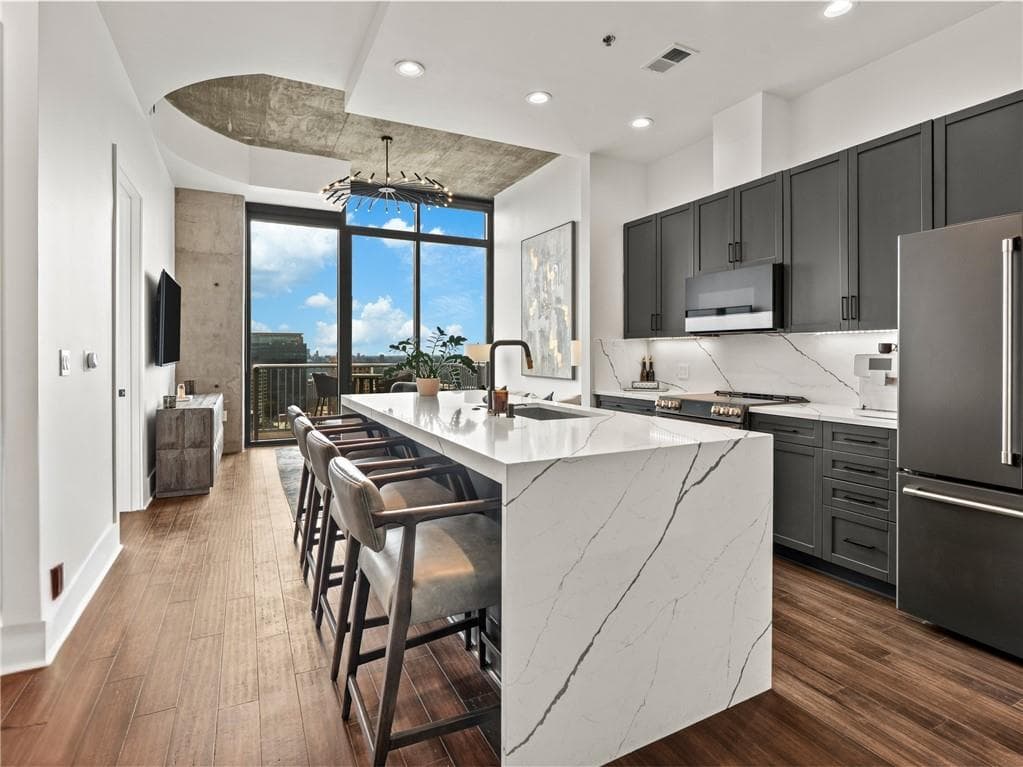1 bedroom, 1 bathroom, 761 sq ft condominium sold at 855 Peachtree Street 3610, Atlanta, GA 30308
