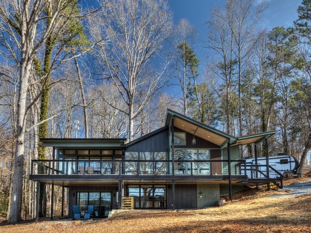 6680 Lawson Circle, Gainesville, GA 30506 — most recent listing photo