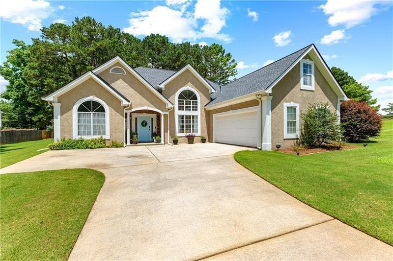 215 Fieldstone Way, Newnan, GA 30265 — most recent listing photo
