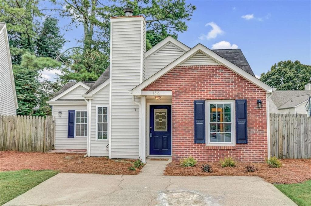 2 bedroom, 1 bathroom, 928 sq ft single family residence sold at 1321 Yorkshire Lane, Woodstock, GA 30188