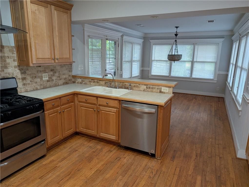 2 bedroom, 2 bathroom single family residence under contract at 5729 Jim Crow Road, Flowery Branch, GA 30542 — photo 6