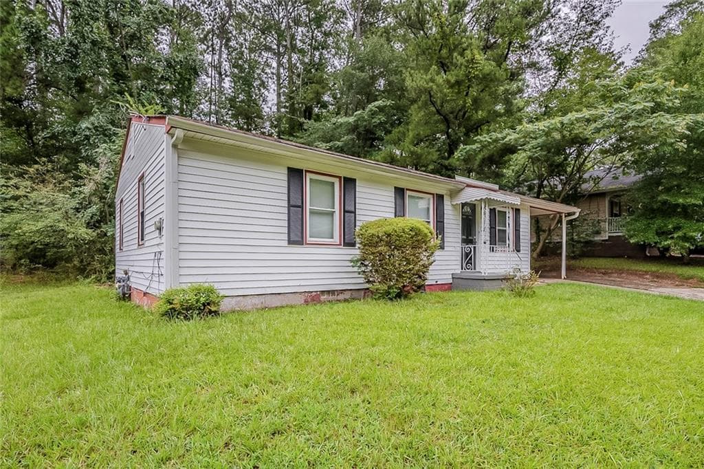3 bedroom, 1 bathroom, 925 sq ft single family residence for sale at 3633 Bunker Hill Drive, Atlanta, GA 30331 — photo 2
