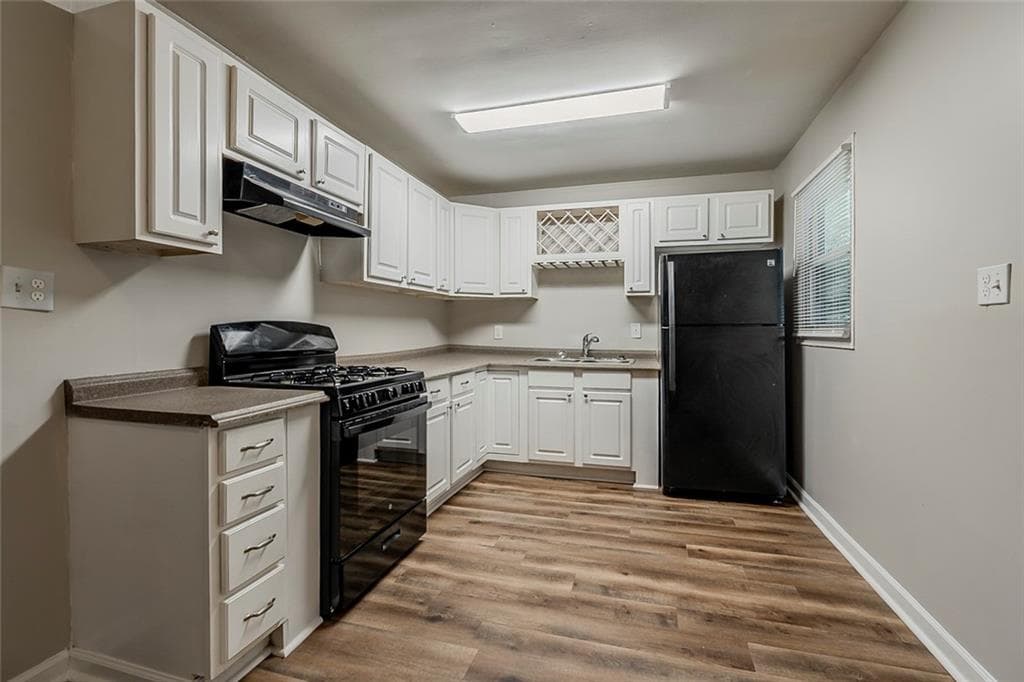 3 bedroom, 1 bathroom, 925 sq ft single family residence for sale at 3633 Bunker Hill Drive, Atlanta, GA 30331 — photo 9