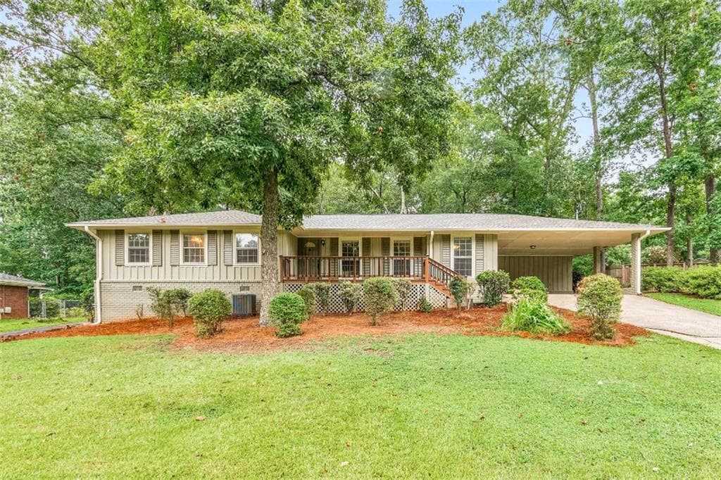 3 bedroom, 3 bathroom, 1,678 sq ft single family residence sold at 1556 Smithwood Drive, Marietta, GA 30062