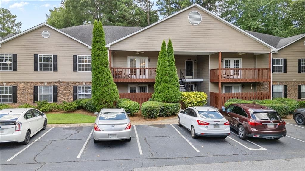 3 bedroom, 2 bathroom, 1,425 sq ft condominium sold at 1807 Brighton Point 18G, Atlanta, GA 30328