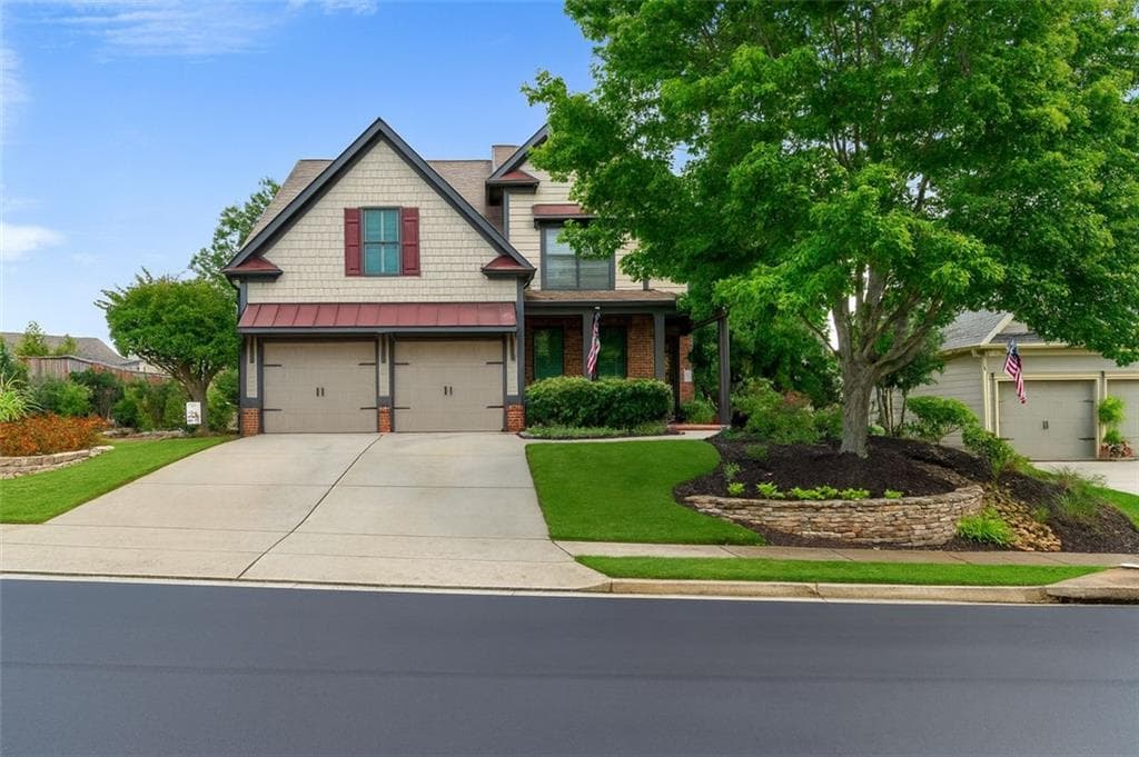4 bedroom, 3 bathroom, 2,476 sq ft single family residence sold at 724 MIDWAY Avenue, Canton, GA 30114