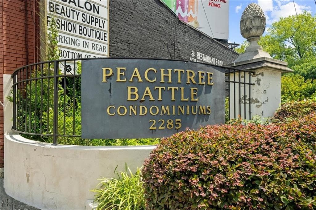 1 bedroom, 1 bathroom, 703 sq ft condominium sold at 2285 Peachtree Road 709, Atlanta, GA 30309