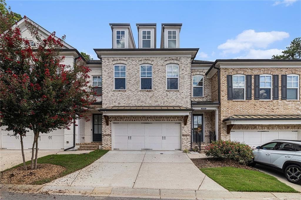3 bedroom, 3 bathroom, 2,106 sq ft townhouse sold at 5004 Towneship Creek Road, Roswell, GA 30075