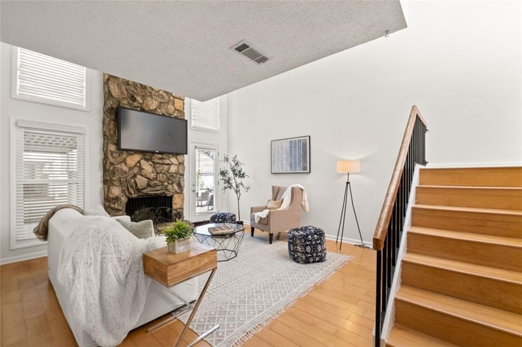 3 bedroom, 3 bathroom, 1,780 sq ft condominium sold at 608 Serramonte Drive, Marietta, GA 30068
