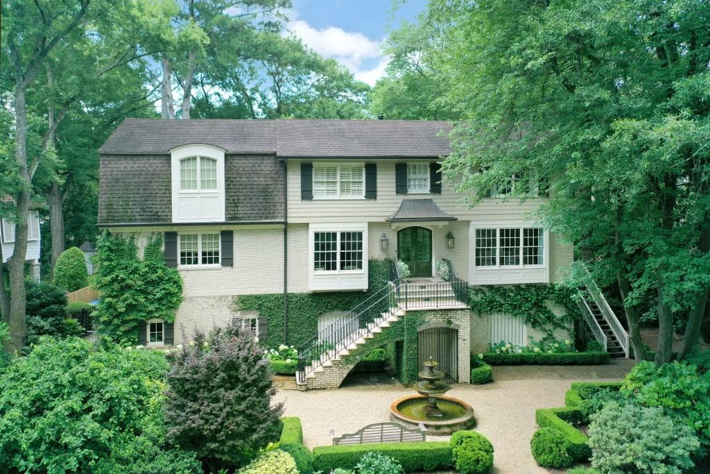 4 bedroom, 5 bathroom, 3,524 sq ft single family residence sold at 1370 Hanover West Drive, Atlanta, GA 30327