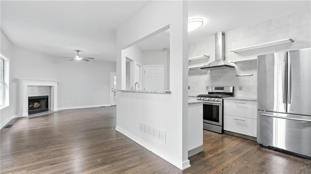 4 bedroom, 4 bathroom, 2,900 sq ft single family residence for sale at 730 Reeves Lake Drive, Marietta, GA 30064 — photo 3