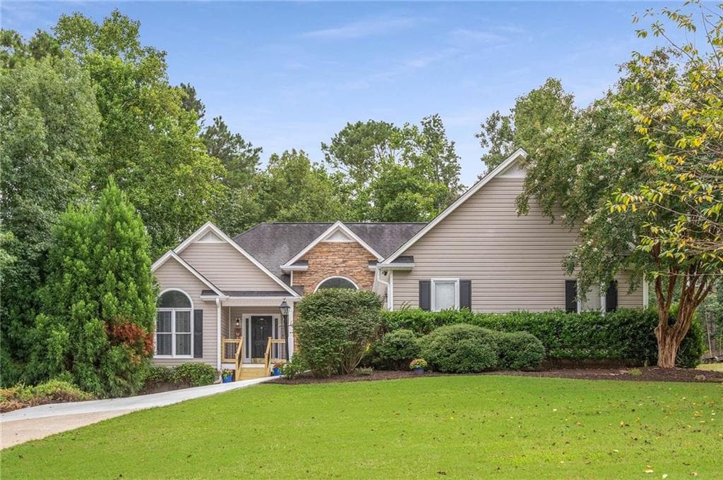 3 bedroom, 2 bathroom, 1,673 sq ft single family residence sold at 462 Whitby Drive, Douglasville, GA 30134