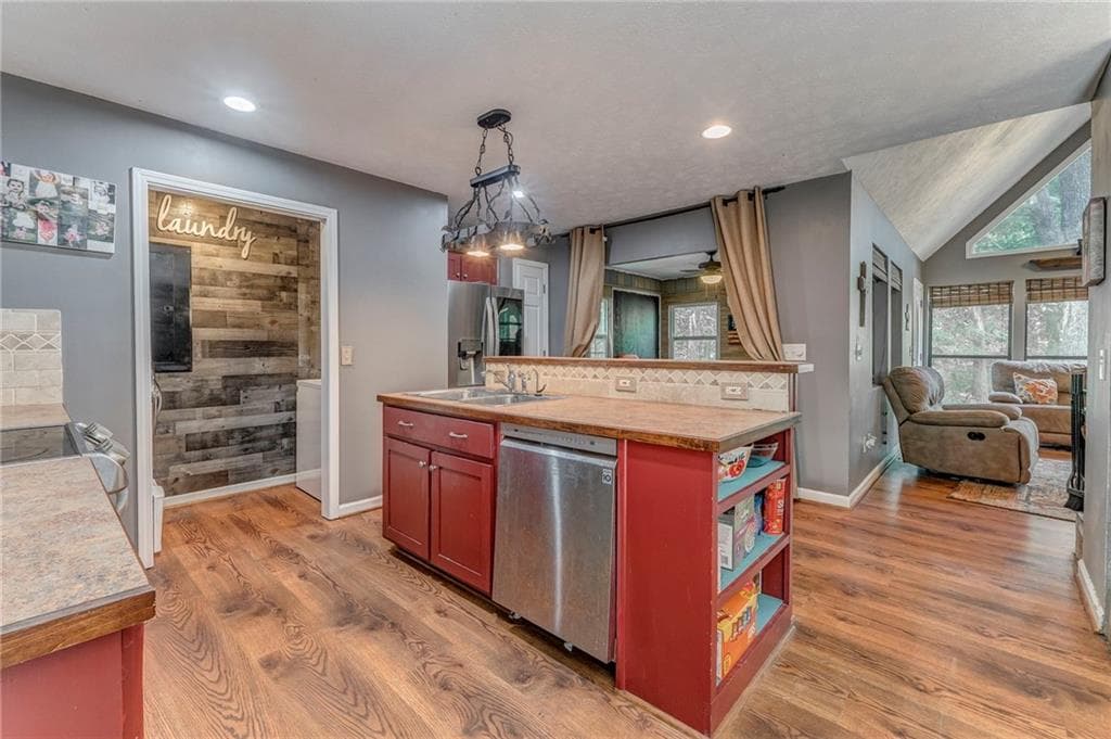 3 bedroom, 2 bathroom, 1,528 sq ft single family residence for sale at 264 Fox Den Circle, Jasper, GA 30143 — photo 7