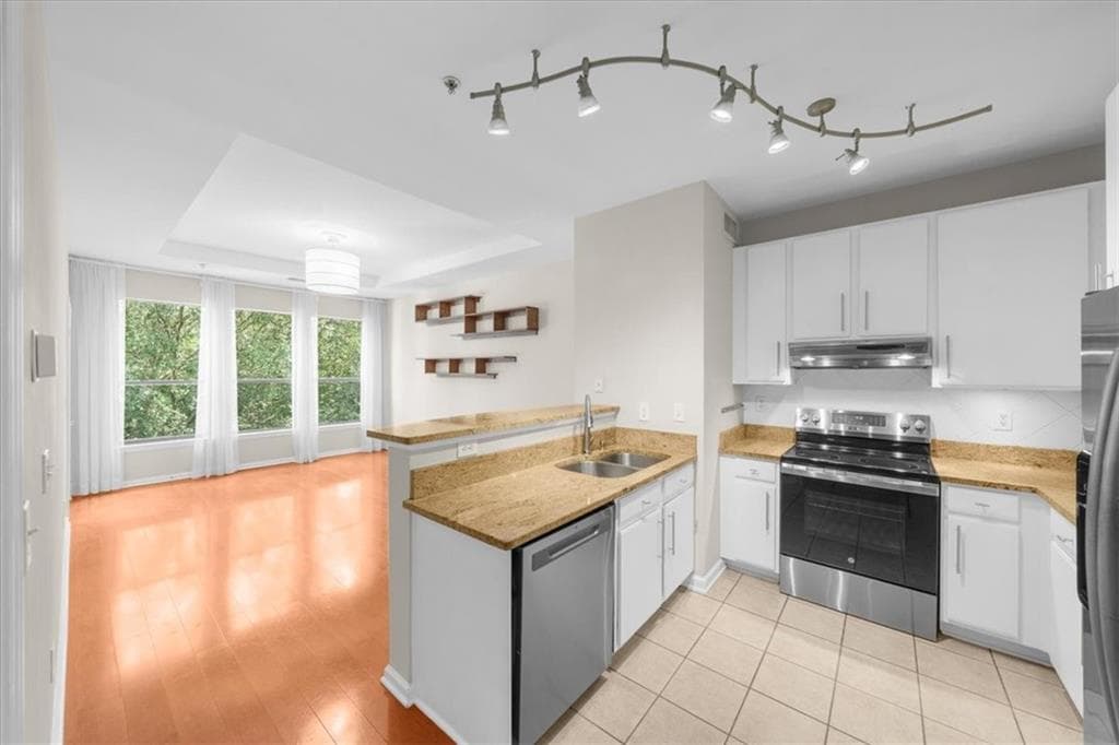 2 bedroom, 1 bathroom, 895 sq ft condominium sold at 821 Ralph McGill Boulevard 3337, Atlanta, GA 30306