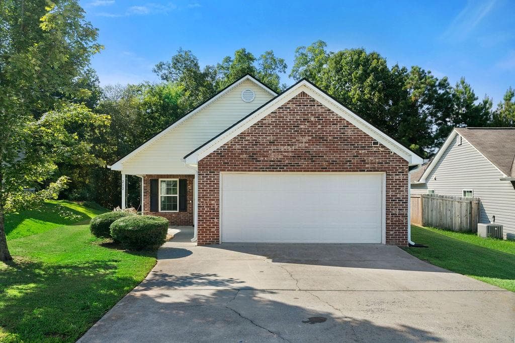 212 Louise Lane, Calhoun, GA 30701 — most recent listing photo