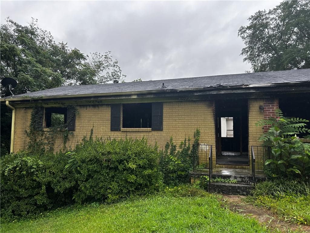 5 bedroom, 1 bathroom, 1,080 sq ft single family residence sold at 2847 Mitchell Place, Decatur, GA 30032